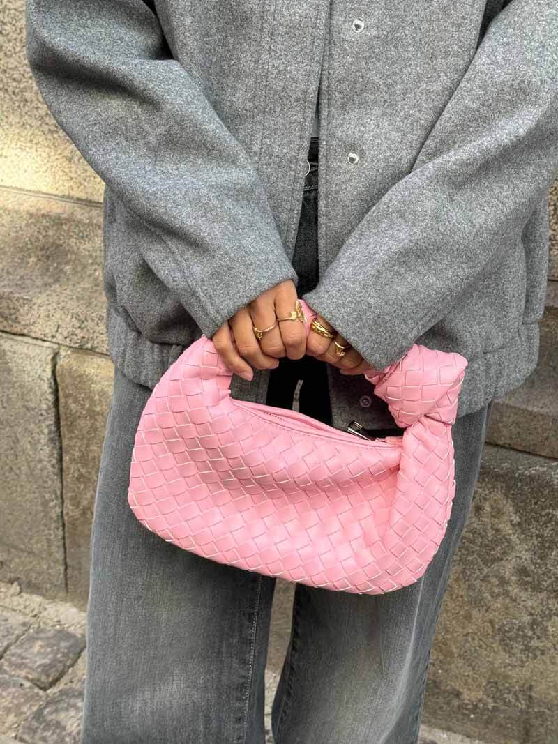 Geantă mini crossbody țesută pentru femei, cu curea de umăr