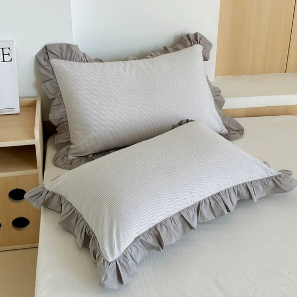 Mikrofiberpudebetræk i queen-size — flæsekant, lynlås, vintage-striber