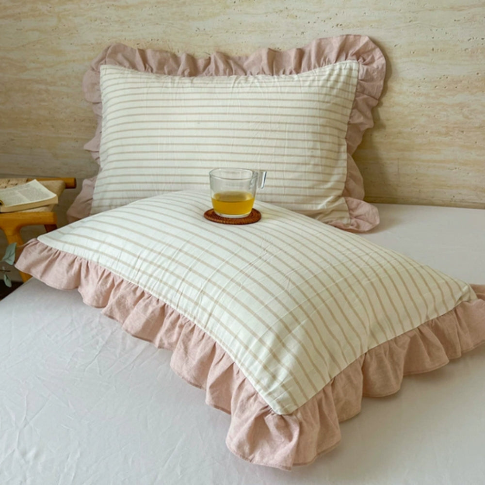 Mikrofiberpudebetræk i queen-size — flæsekant, lynlås, vintage-striber