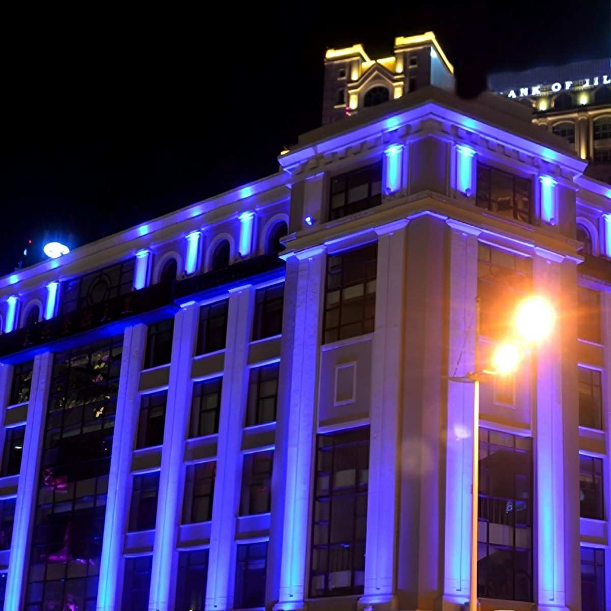 Šedý nastavitelný voděodolný LED reflektor, tlakově litý hliník, 20W-80W